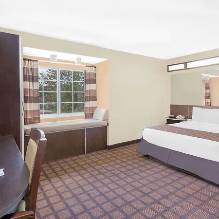 Microtel Inn & Suites By Wyndham Franklin-2