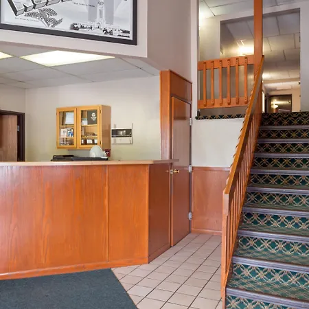 Super 8 By Wyndham Omaha Ne-3