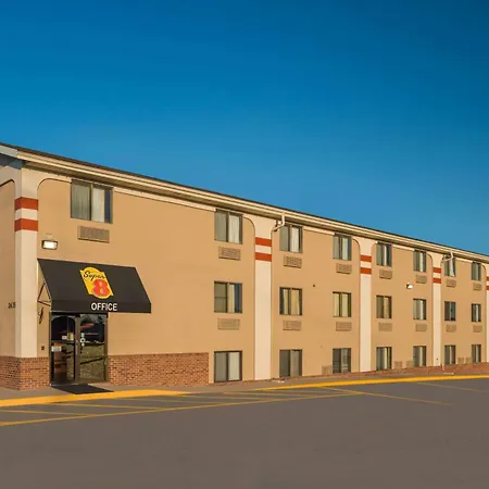 Super 8 By Wyndham Lincoln West-3