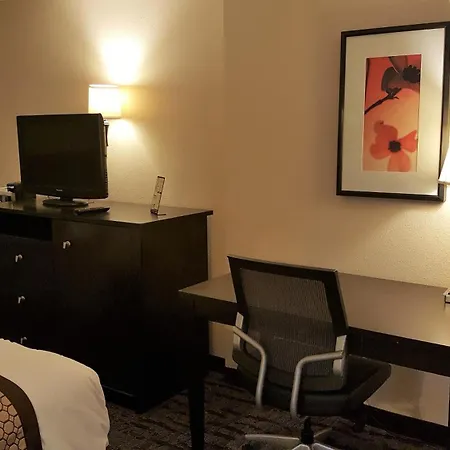 Baymont By Wyndham Belleville Airport Area Free Airport Shuttle-3