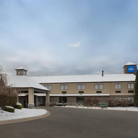 Baymont By Wyndham Belleville Airport Area Free Airport Shuttle-2