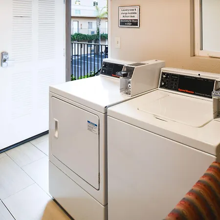Anaheim Islander Inn And Suites Near Park And Convention Center-3