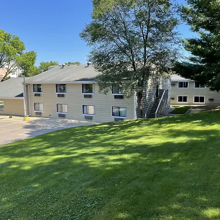Nichols Inn & Suites-3
