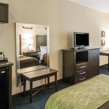 Quality Inn Tulsa-Downtown West-3