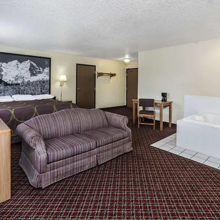 Super 8 By Wyndham Fountain-3