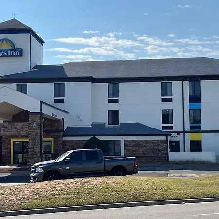 Days Inn By Wyndham Tulsa Central-2