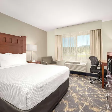 La Quinta By Wyndham Grants Pass-3
