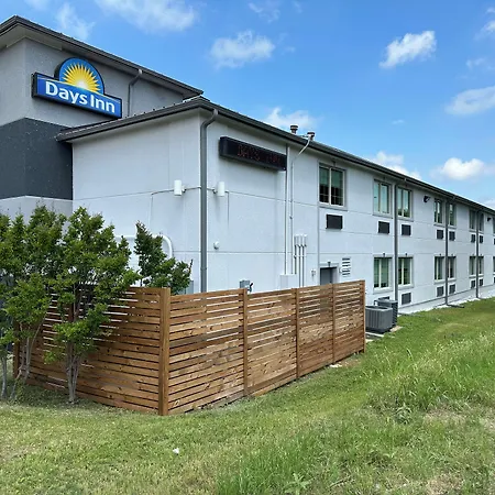 Days Inn By Wyndham Arlington-2
