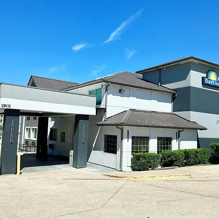 Days Inn By Wyndham Arlington-3
