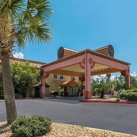 Econo Lodge Inn & Suites Diamondhead-3