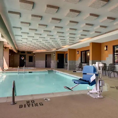 Drury Inn & Suites Greensboro-3
