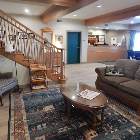 Lancaster Inn & Suites-3