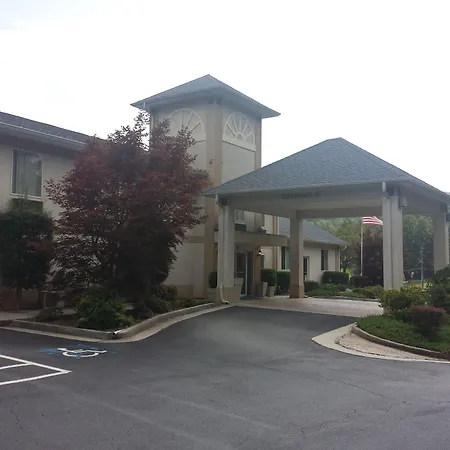 Clarion Pointe-Dillard Near Blue Ridge Mountains-3