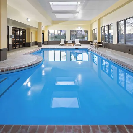 La Quinta Inn & Suites By Wyndham Mooresville-3