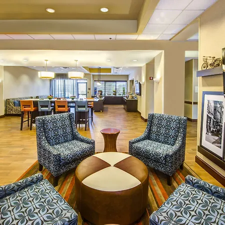 Hampton Inn & Suites Atlanta-Galleria-2