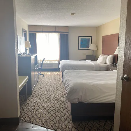 Baymont By Wyndham Auburn-2