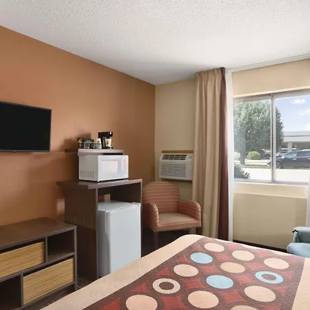 Super 8 By Wyndham Carbondale-2