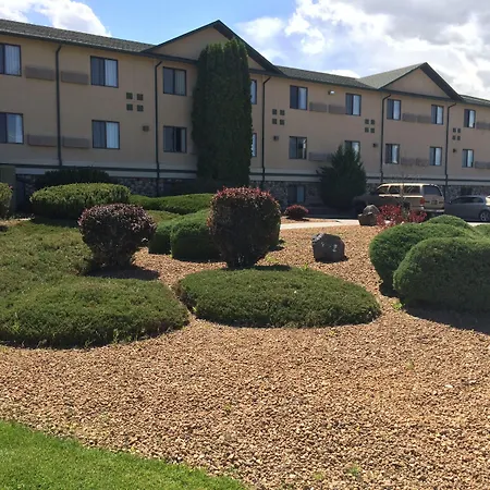 Super 8 By Wyndham Idaho Falls-3