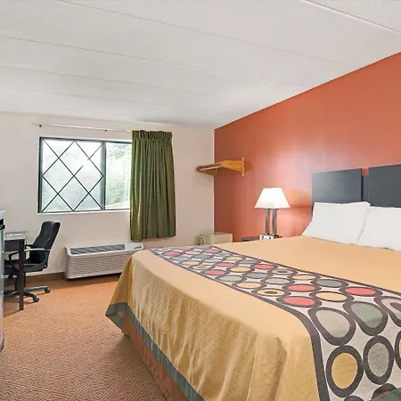 Super 8 By Wyndham Stamford/New York City Area-3
