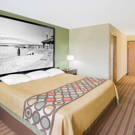 Super 8 By Wyndham Story City-2