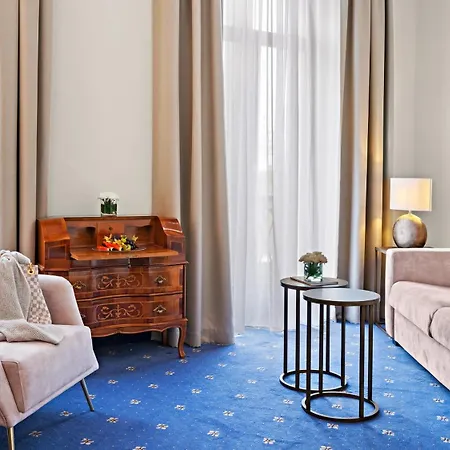 Hotel Bayerischer Hof Dresden-2