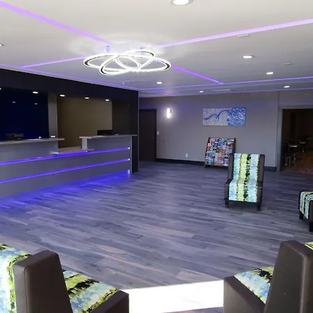 Surestay Plus Hotel By Best Western Point Richmond-3