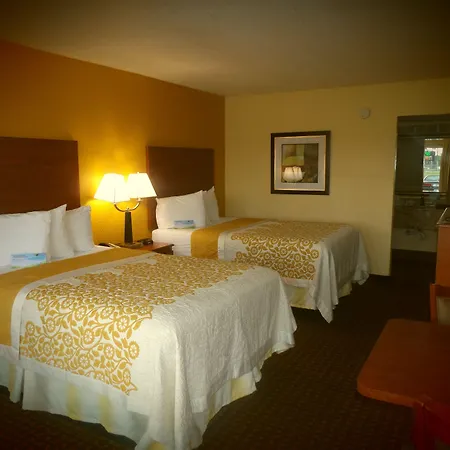 Days Inn By Wyndham Wildwood I-75-3