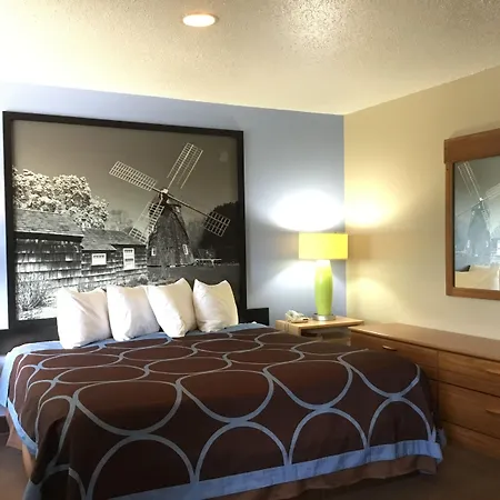 Super 8 By Wyndham Newburgh/West Point Stewart Intl Airport-3