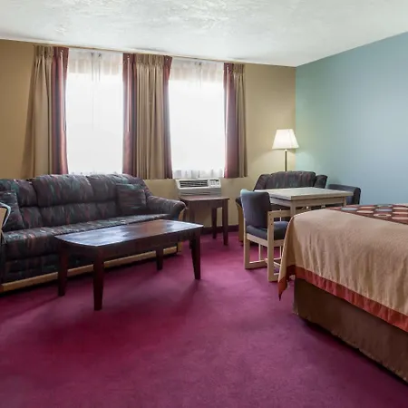 Super 8 By Wyndham Nephi-3