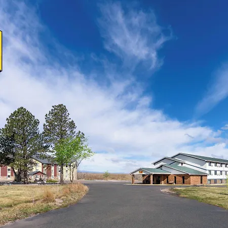 Super 8 By Wyndham Cheyenne Wy-2