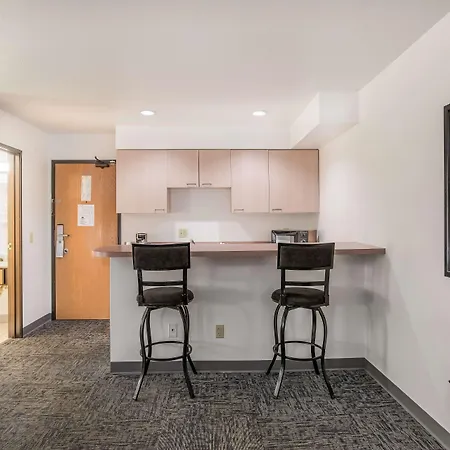 Americas Best Value Inn & Suites-Birch Run-2