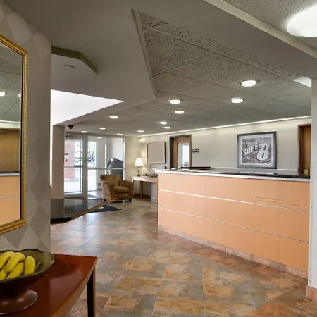 Super 8 By Wyndham Madison South-2