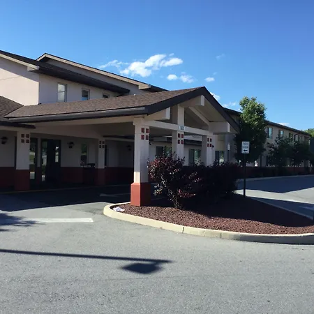 Super 8 By Wyndham Middletown-3