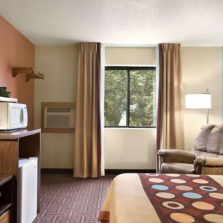 Super 8 By Wyndham Salem-3