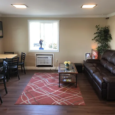 Super 8 By Wyndham Lewiston-3