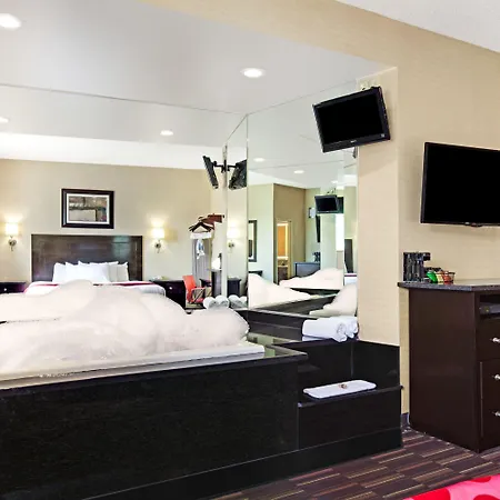 Ramada By Wyndham Bronx-2