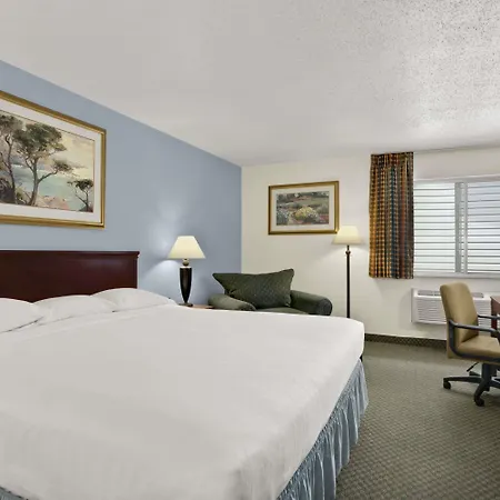 Super 8 By Wyndham Washington-3
