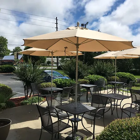 Coastal Inn & Suites-3