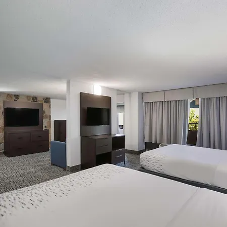 Surestay Plus Hotel By Best Western Gatlinburg-3