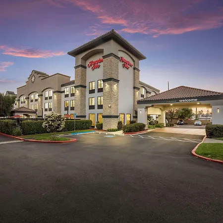 Hampton Inn Oakland-Hayward-2