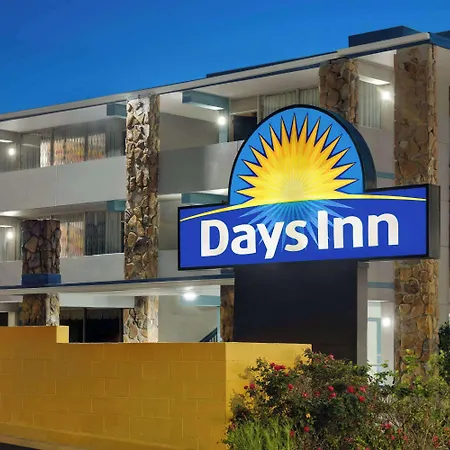 Days Inn By Wyndham Myrtle Beach-Beach Front-3