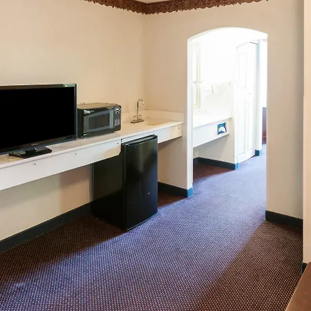 Quality Suites Albuquerque Airport-2