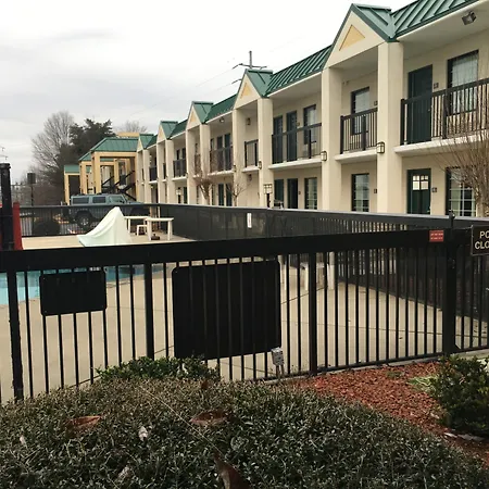 Quality Inn & Suites Hanes Mall-2