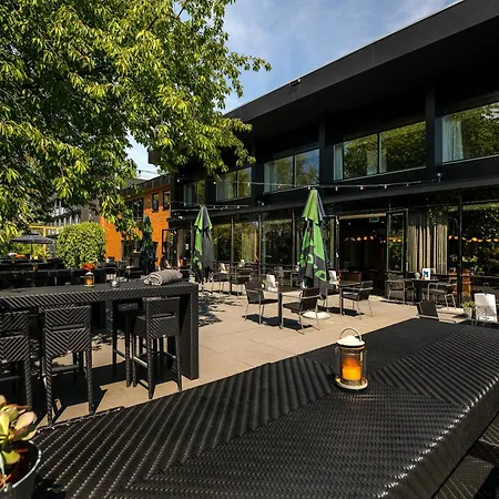 Postillion Hotel Deventer-3