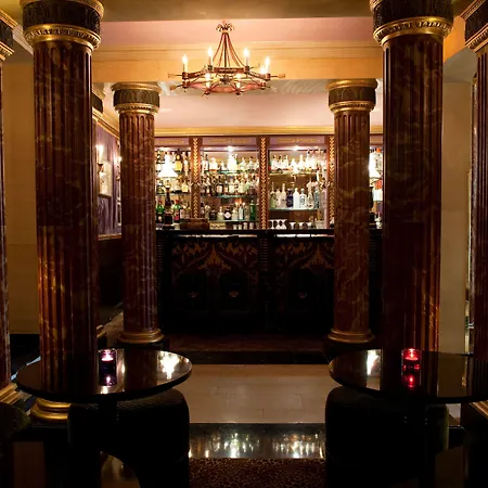 L'Hotel-2