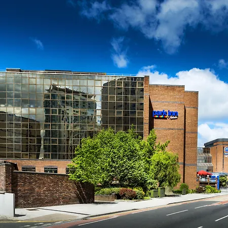 Park Inn By Radisson Cardiff City Centre-2