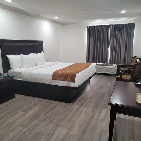 Quality Inn & Suites Bell Gardens-Los Angeles-2