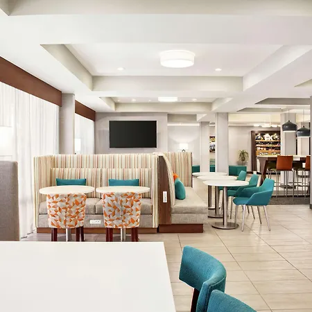 Hampton Inn Paris-3