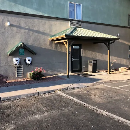 Quality Inn & Suites Pueblo West-3
