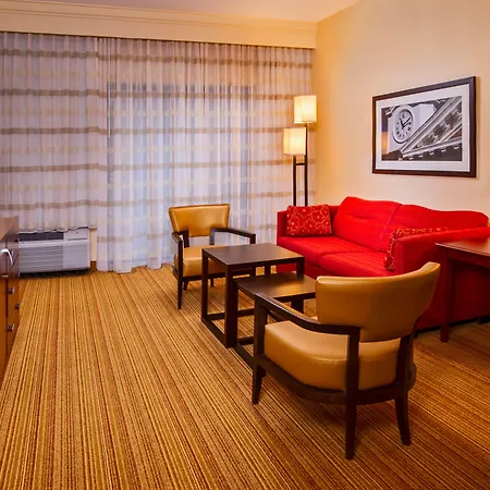 Courtyard By Marriott Dulles Town Center-3